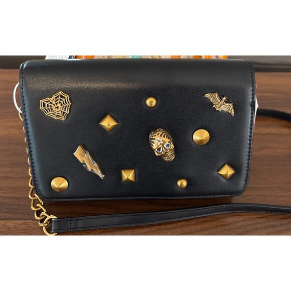 NWT Betsey Johnson Black XO Sybil Crossbody Clutch Gold/Bronze Black Chain Strap - Picture 2 of 15